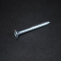 Universalūs medvaržčiai medžiui                                                   